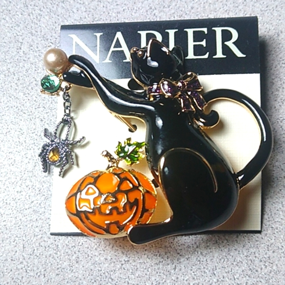 Napier Halloween Black Cat with Pumpkin Pin